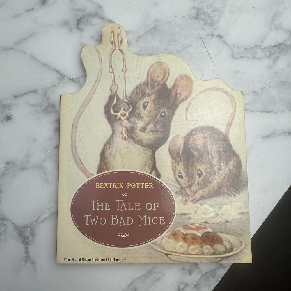 The Tale of Two Bad Mice (Peter Rabbit Shape Books)